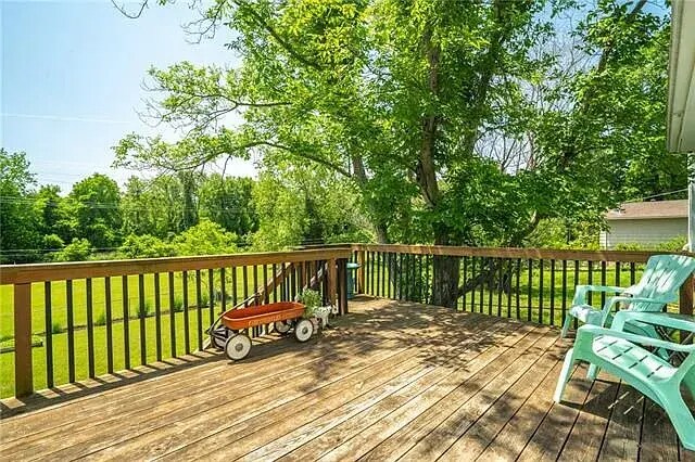 Building Photo - 319 E 100th Ter