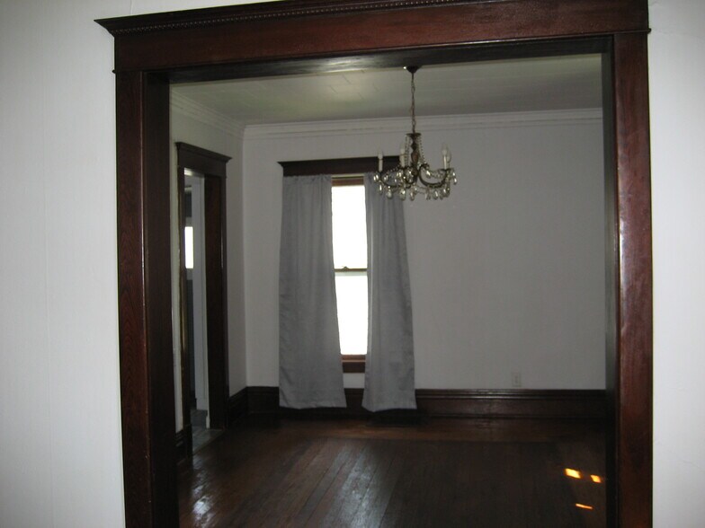 Building Photo - 1227 Williston Ave