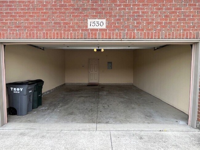 Building Photo - Modern Brick Ranch with 3 Bedrooms, 1.5 Ba...