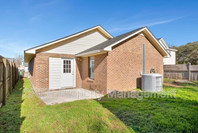 Building Photo - 1005 Tj Ln