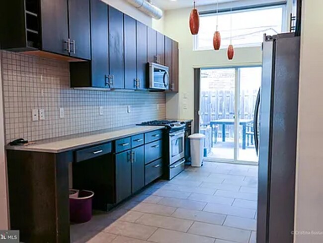 Building Photo - 4 E Henrietta St