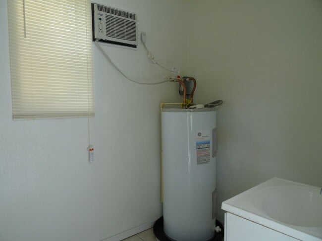 Building Photo - 3 Bed Home for Rent!