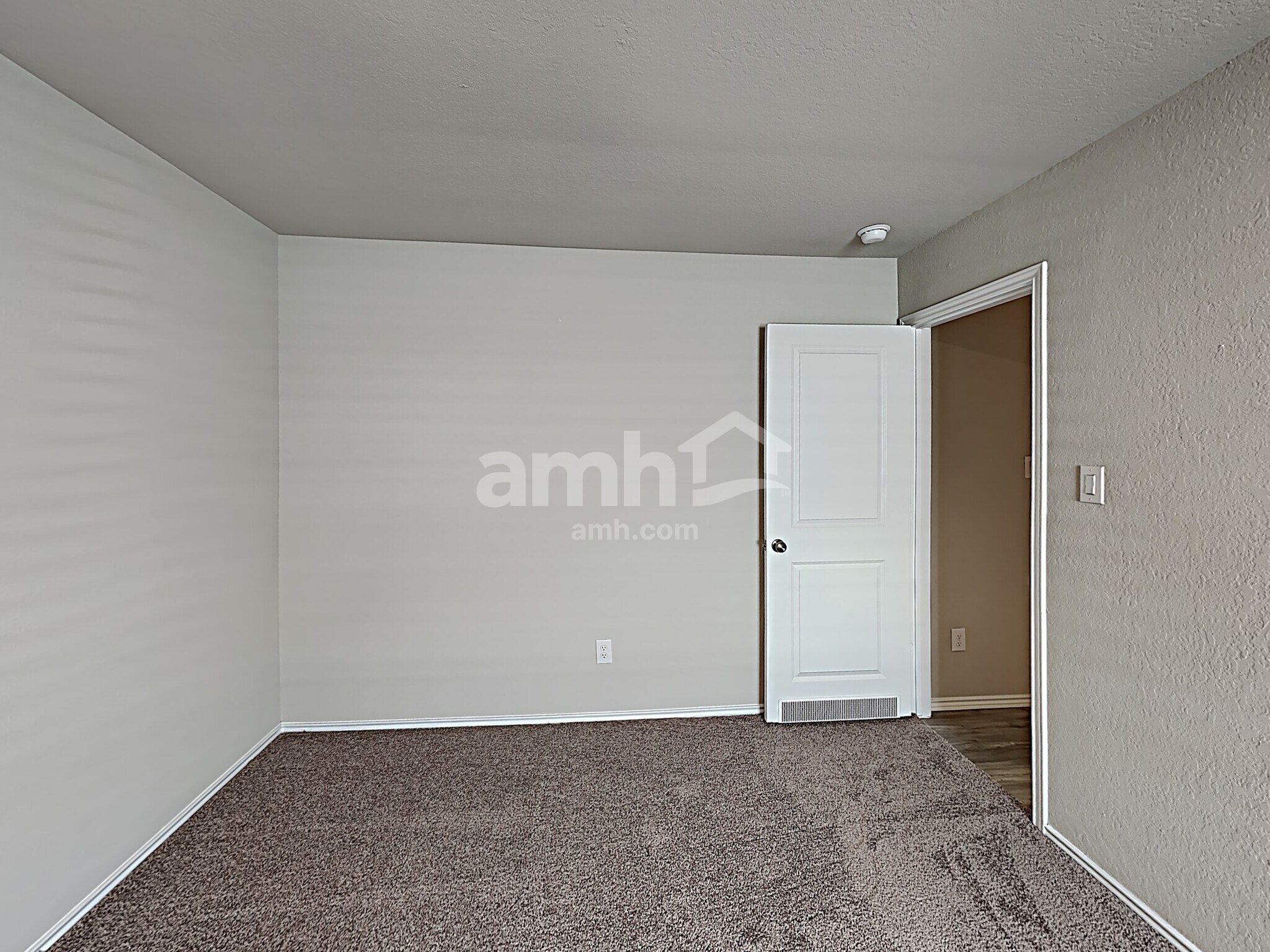 Building Photo - 10507 Varmus Dr