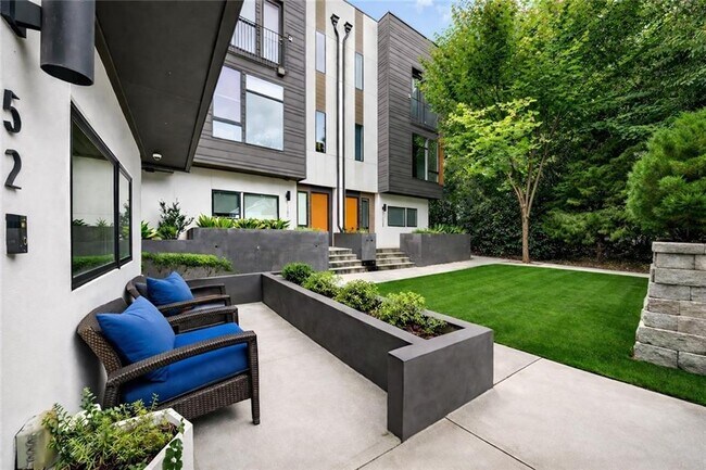 Building Photo - 52 Reynolds Square Ln