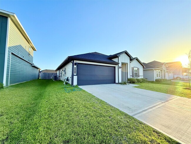 Building Photo - 31611 Farlam Farms Trl