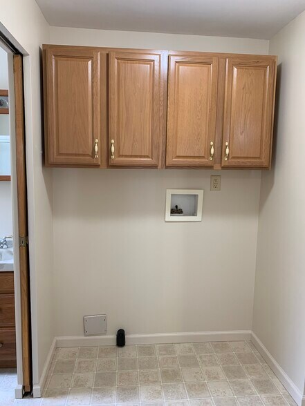 Utility room - 2922 Merrill Ave