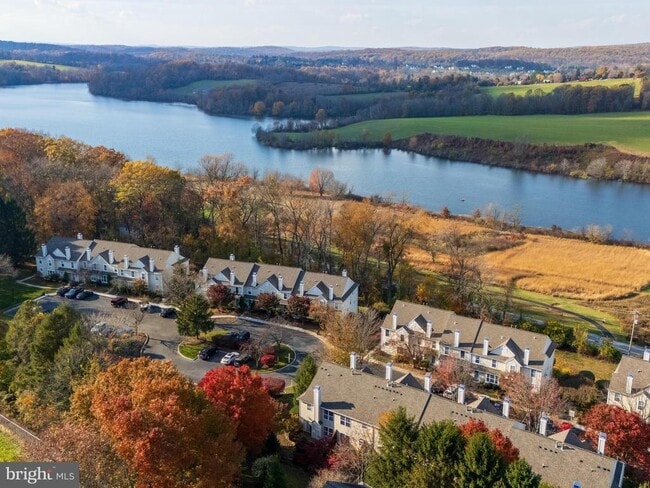 Building Photo - 913 Harbour Ridge Ln