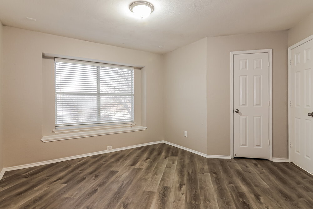 Building Photo - 2840 Helen Ln