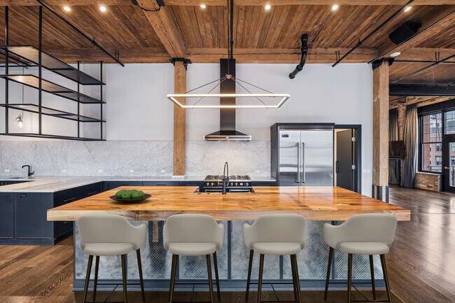 Building Photo - 1000 W Washington Blvd