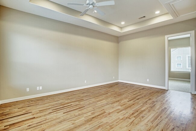 Building Photo - 3824 Center Plaza Dr