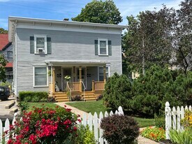 Building Photo - 217 Prospect Ave NE