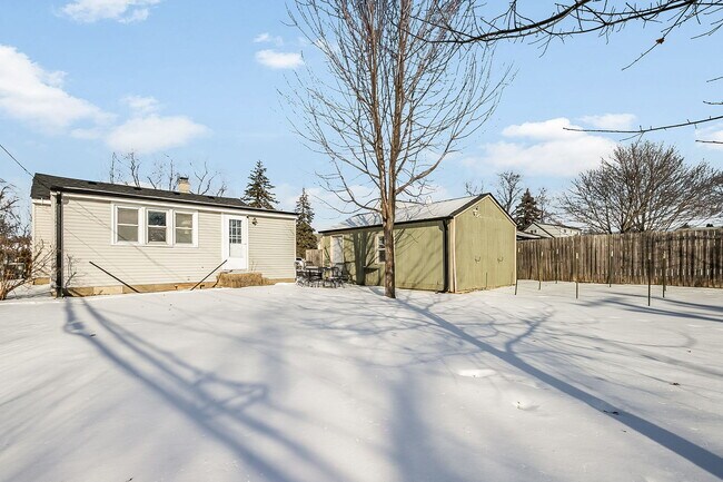 Building Photo - 18229 W Big Oaks Rd