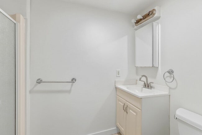 Building Photo - 114 Trowbridge St