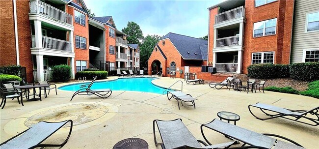 Building Photo - 2060 Chastain Park Ct NE