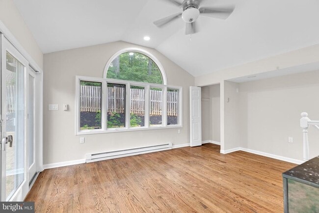 Building Photo - 3009 S Hill St