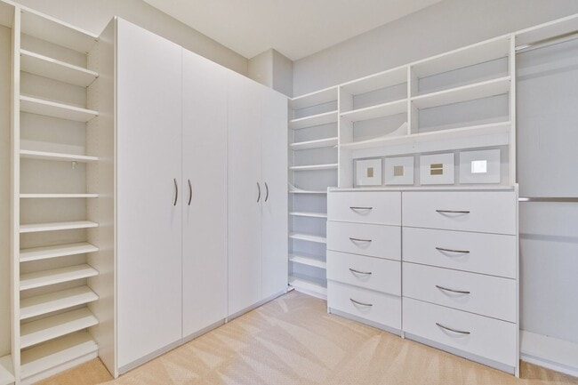 Building Photo - Gorgeous and Very Spacious Home - 3BR 2.5 BA in  San Jose - This is a MUST SEE!!!