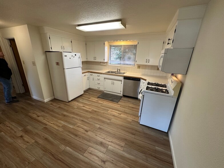 Building Photo - 107 N St SE