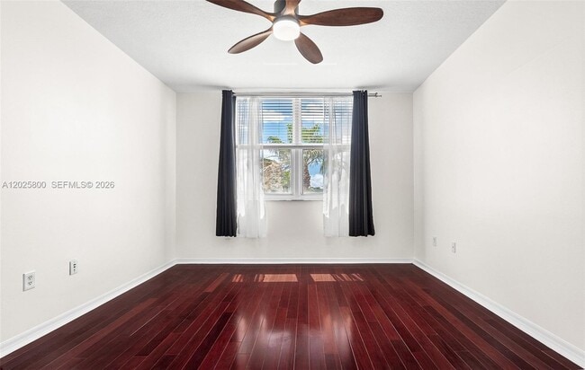 Building Photo - 2421 NE 65th St