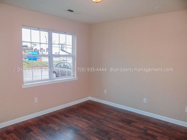 Building Photo - 503 Corey Cir