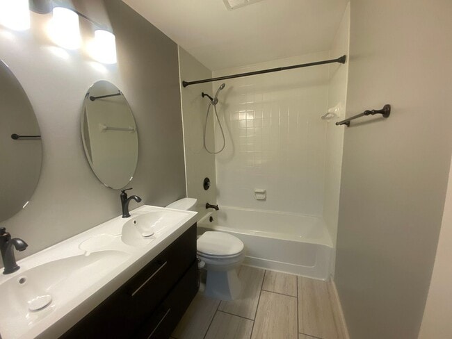 Building Photo - 103 Cooper Place - 2 Bedroom - 2.5 is a St...
