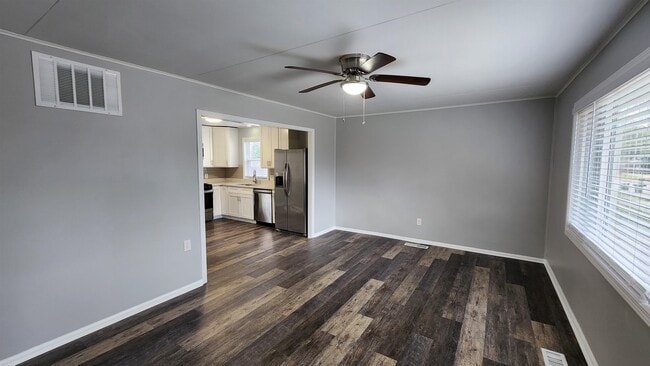 Building Photo - 395 Mineral Rd