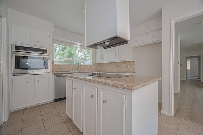 Building Photo - 1038 Red Rock Canyon Dr