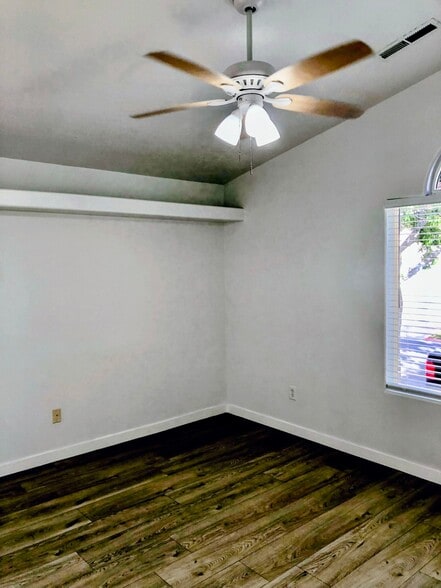 Building Photo - 2099 E Middleton Dr