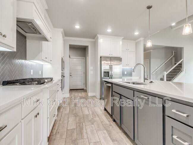 Building Photo - 14525 Rochefort Ln