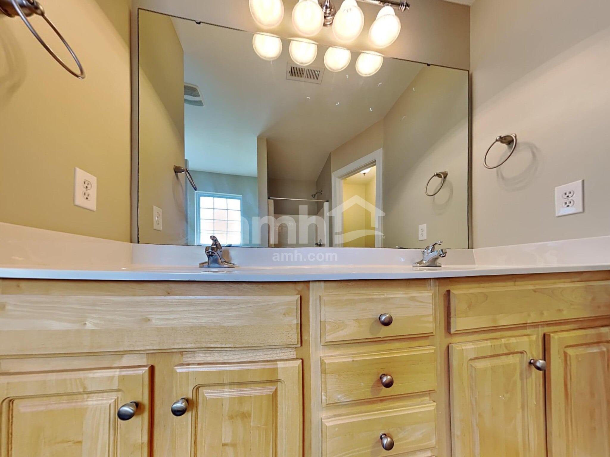 Building Photo - 205 Turner Greens Ct