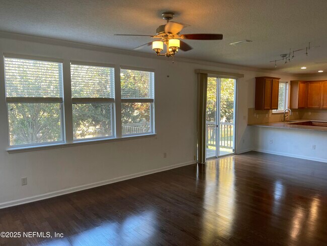 Building Photo - 736 Rembrandt Ave