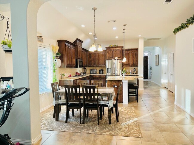 Building Photo - 2448 Elm Valley Dr