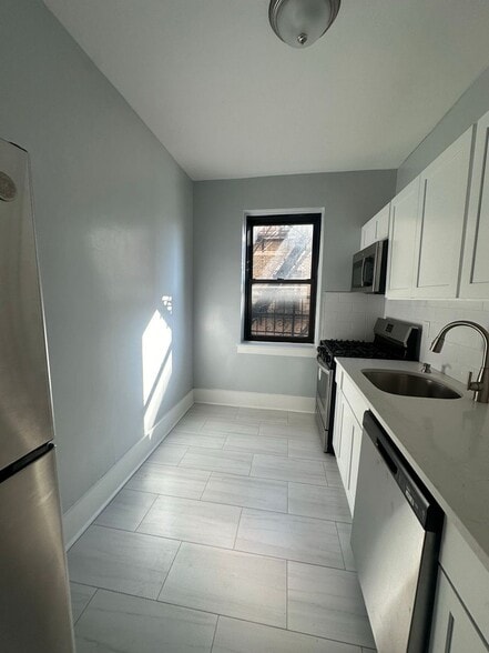 Building Photo - 1111-Trefoil Manor, LLC