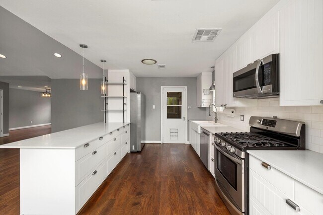 Building Photo - 12307 Nova Ct