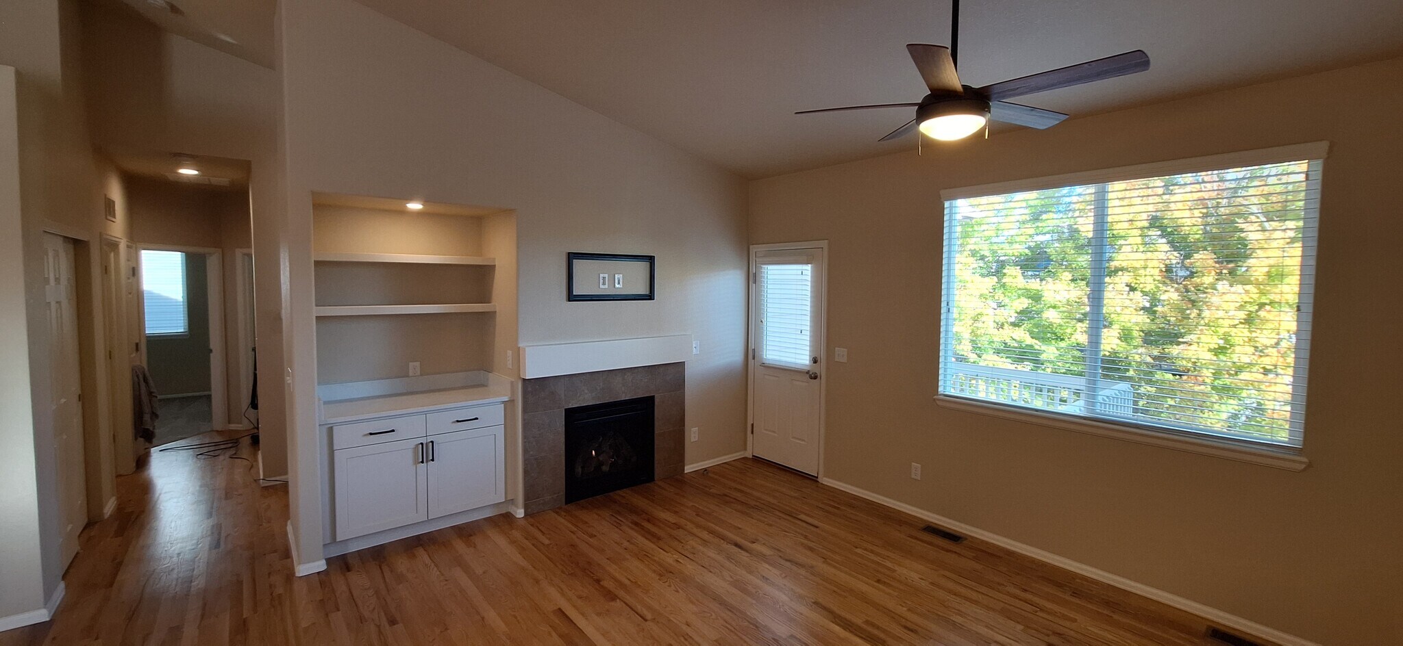 Building Photo - 3645 Desert Ridge Cir