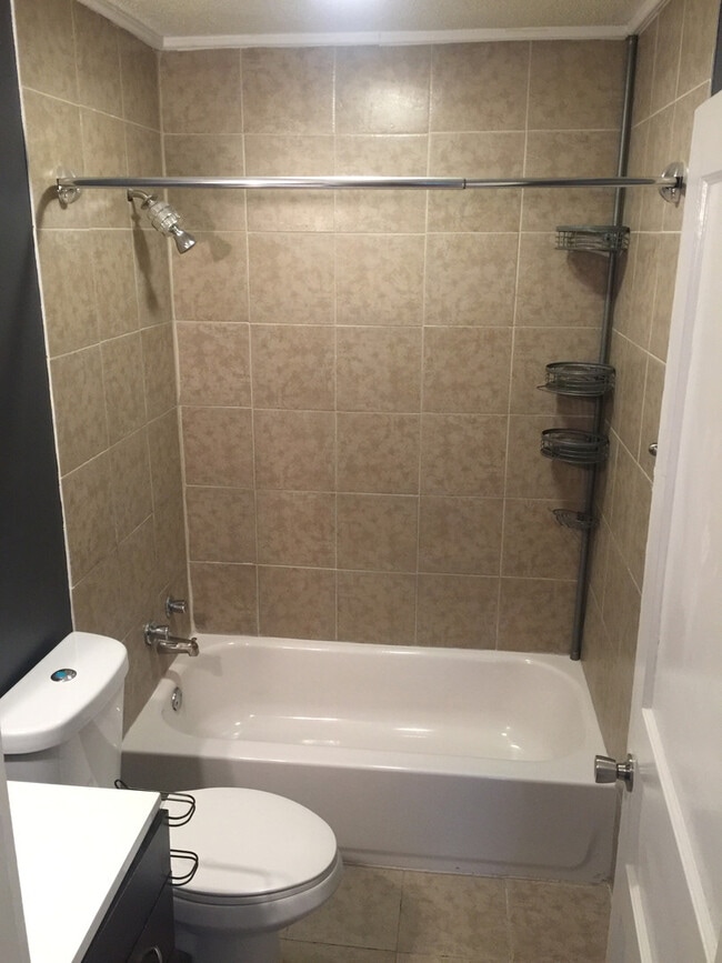 Building Photo - 3 Bedroom 1 Bath House in Madison with Amenities!  $1925/mo
