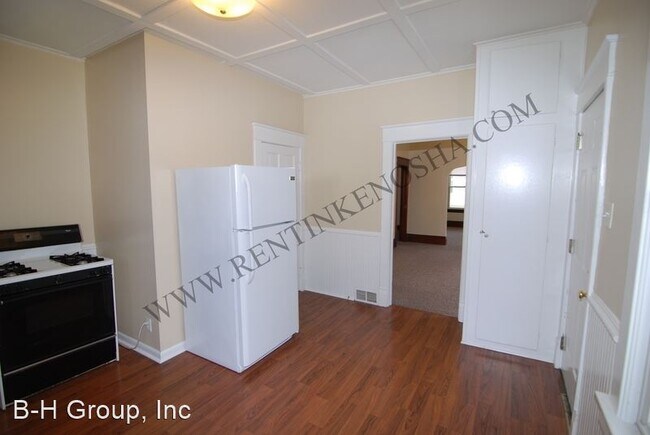 Building Photo - 4038 10th Ave