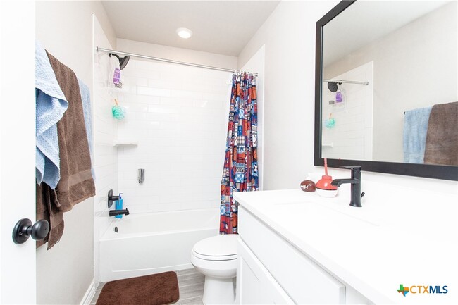 Building Photo - 1756 Meadow Crest