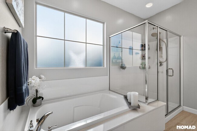 Building Photo - 4060 S Thistle Dr