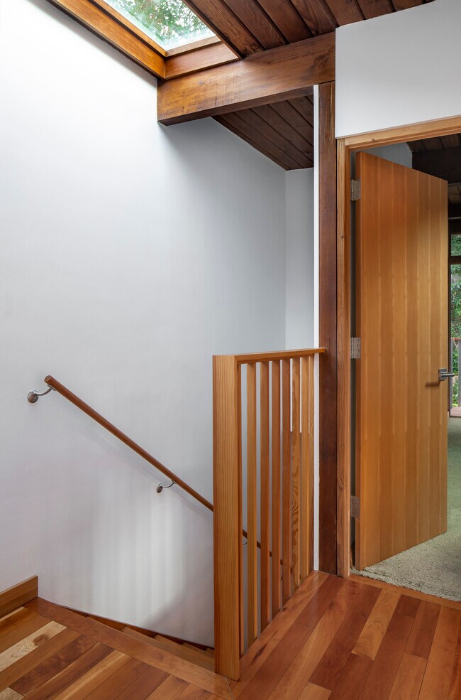 Building Photo - 10424 Hebron Ln