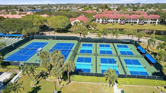 Building Photo - 5267 Europa Dr