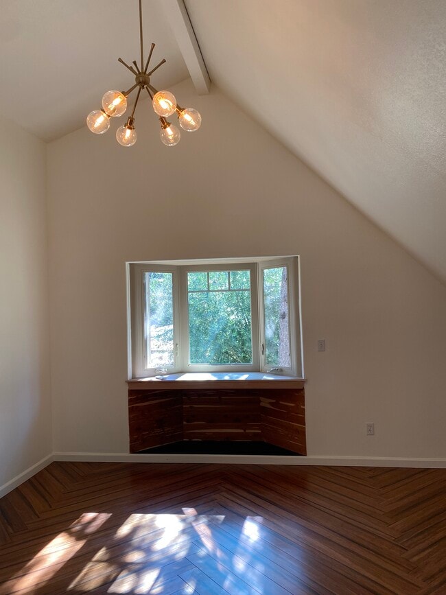 Building Photo - 14002 Hemlock Dr