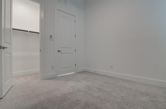 Building Photo - 22300 Lago Lookout Ln