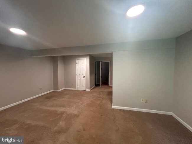 Building Photo - 1635 Elkwood Ct