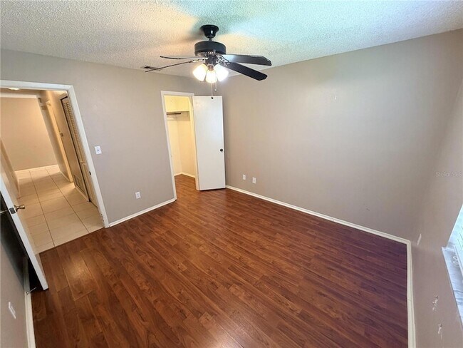 Building Photo - 309 Buttonwood Dr