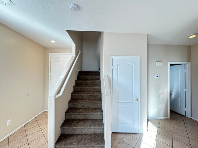 Building Photo - DESERT WILLOWS