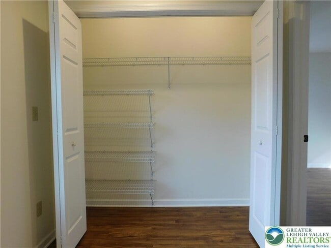 Building Photo - 821 Masslich St