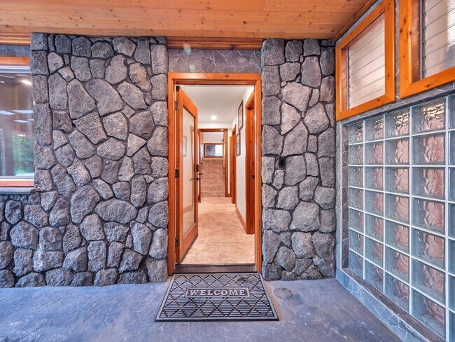 Building Photo - Oceanfront Estate: The Honolii Hale
