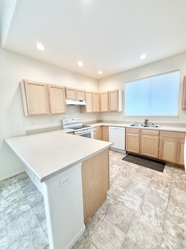 Building Photo - 906 Ashbrook Dr