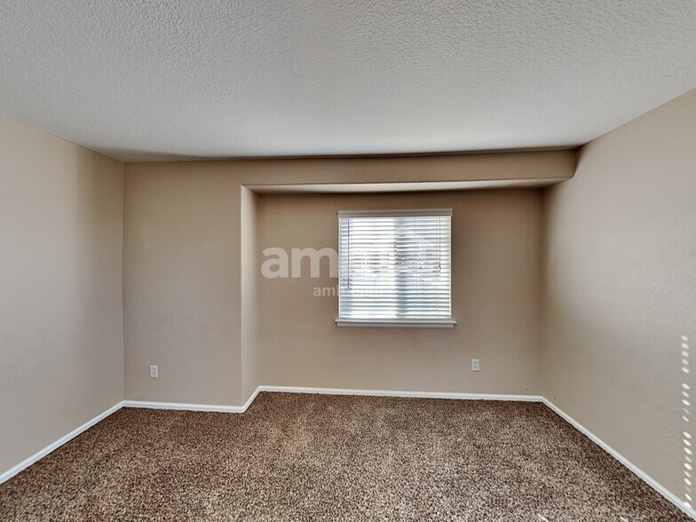 Building Photo - 5384 S Tibet St