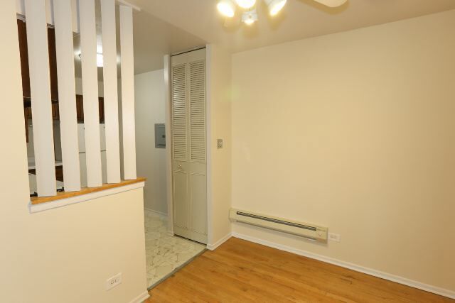 Building Photo - 675 W Wrightwood Ave